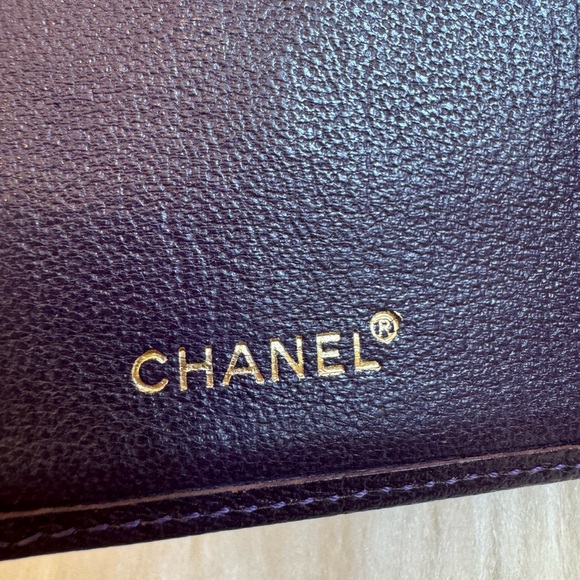 ✨🛍️ Chanel Purple Leather Bifold Wallet - EUC - Picture 6 of 11